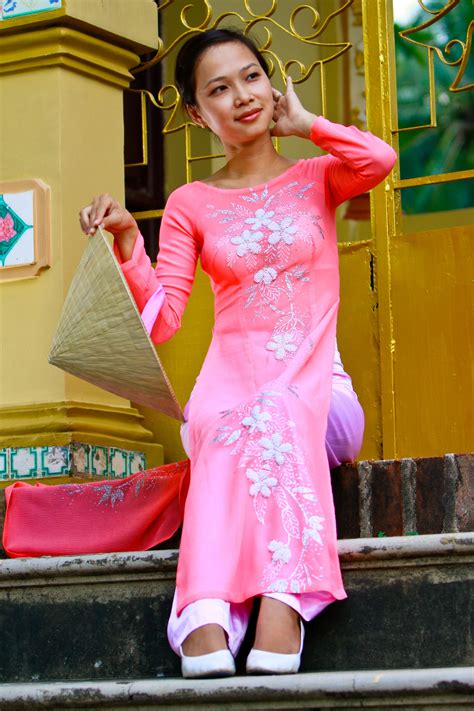 Vietnamese ao dai | Ao dai, Vietnamese dress, Vietnamese ...