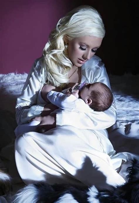 Christina Aguilera S Comeback Tragic Real Life Story Articlesvally