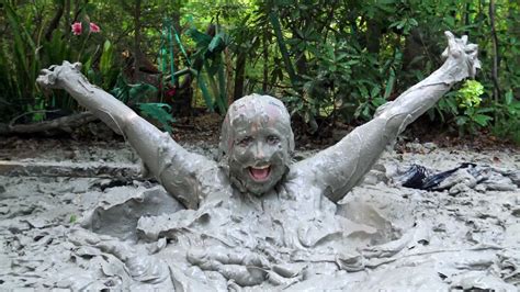 Mudbunny Studios Lion Sculpture Muddy Girl Statue