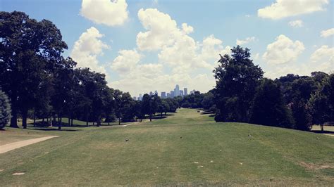 Overlooking The Dallas Skyline Stevens Park Golf Course Rgolf