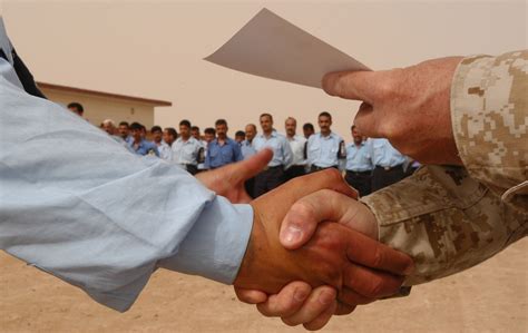 Fotos Gratis Hombre Persona Reunión Soldado Ejército Brazo
