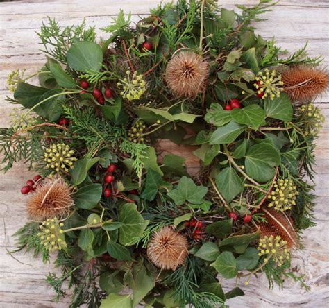 all natural Christmas crafts: All Natural Christmas Wreaths