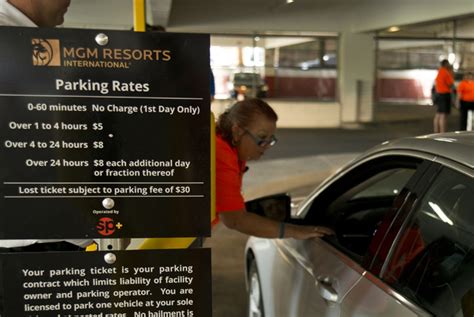 Paid Parking Underway At Some Mgm Resorts Properties Las Vegas Review Journal