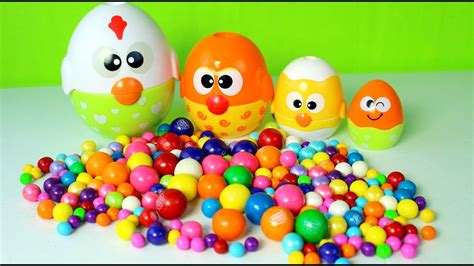En estos juegos vas a encontrar armas de cualquier clase y color. Huevos Sorpresa Juegos Con bolas de Colores | Surprise ...