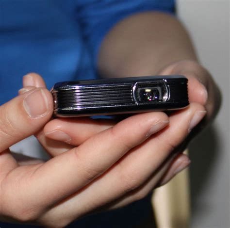 Hands-On with the Samsung Beam Projector Phone