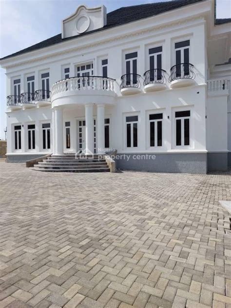 For Sale Well Built 8 Bedroom Mansion With Double Sitting Room Bq
