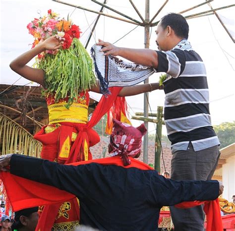 Tari Seblang Ritual Mistis Penolak Bala Suku Osing Banyuwangi