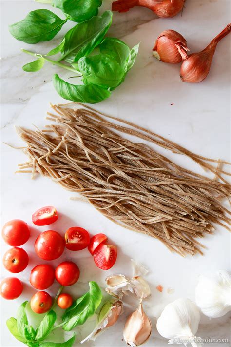Whole Wheat Pasta With Tomatoes And Spinach