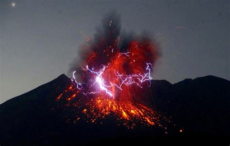 Lightning Strikes Over Sakurajima Volcano Earth Blog