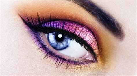 Free Download Beautiful Eye Makeup Wallpaper 1366x768 For Your