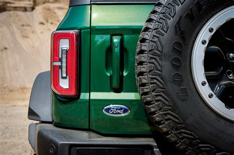 Enthusiasts Demanded These New 2022 Ford Bronco Paint Colors Carbuzz