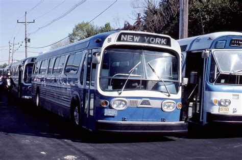 Academy Suburban Gmc Fishbowl Retro Bus Bus Coach Buses And Trains