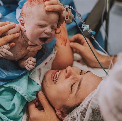 Astounding Birth Photography Images That Capture The Miracle Of Life