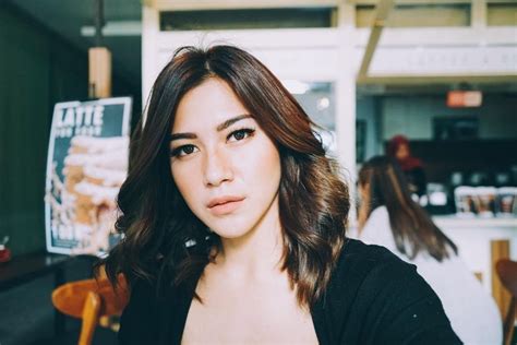 Profil Dita Fakhrana Presenter Dan Penyanyi