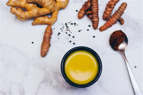 golden milk paste köstlich und heilend bowl of yoga frauengesundheit empowerment and yoga