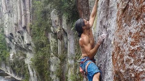 Kiwi Rock Climber Falls 30 Metres Down Cliff In Australia Nz