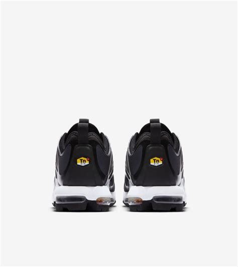 Nike Air Max Plus Tn Ultra Black And Wolf Grey Release Date Nike Snkrs At