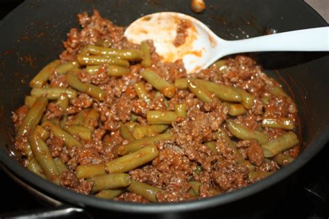 The following nutrition information is provided by the usda for one cup (172g) of cooked pinto beans with no added salt or fat.﻿﻿ calories: Ground Beef Pie Recipe (poor man's Shepherds Pie) - Dish ...