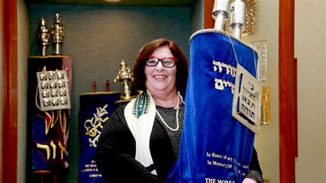u s reform jewish rabbis to install first openly lesbian leader lgbtq nation