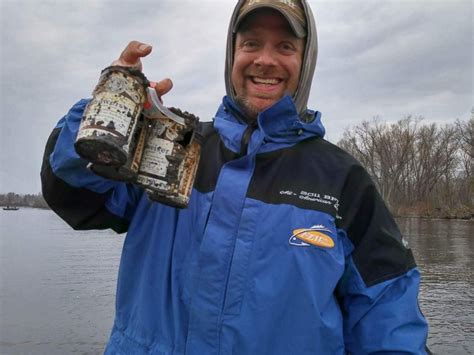 Wisconsin Fishing Buds Reel In 60 Year Old 6 Pack Of Beer Abc News