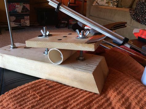 What do you need to make a knife sharpening jig? DIY knife sharpening jig. Made from spare wood, existing stones, twist ties, an odd bike part ...