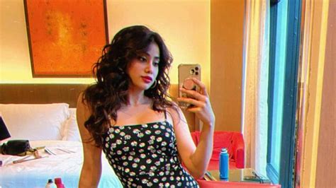 janhvi kapoor turns up the heat in floral mini while taking sexy mirror selfie see pictures