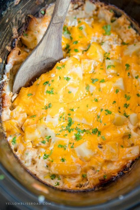 This recipe was shared over at weekend potluck by the country cook and meal plan monday by southern bite. Best Crock Pot Scalloped Potatoes Recipe Ever - 35 Best ...