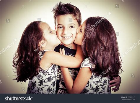 Brother Sister Hugging Kissing Love Fun Stockfoto 193822115 Shutterstock