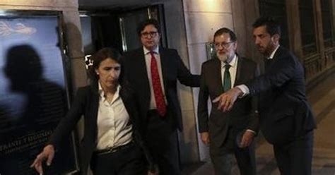 AsÍ Va EspaÑa Mariano Rajoy Salió Todo Borracho Del Bar Donde Se