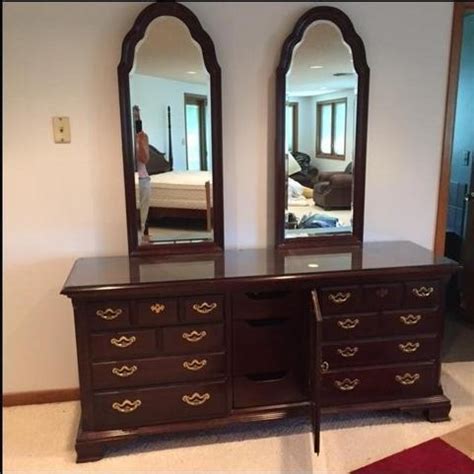 Best thomasville cherry dining room set gallery. Thomasville 6 piece traditional bedroom set & cherry ...