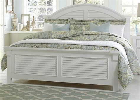 White Bed Coastal Look Liberty Furniture Coastal Bedrooms Coastal