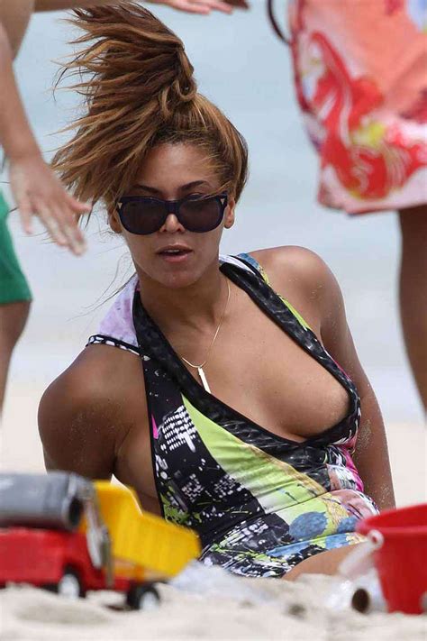 Beyonce Knowles Very Sexy And Hot Bikini And Nipple Slip Photos Porn