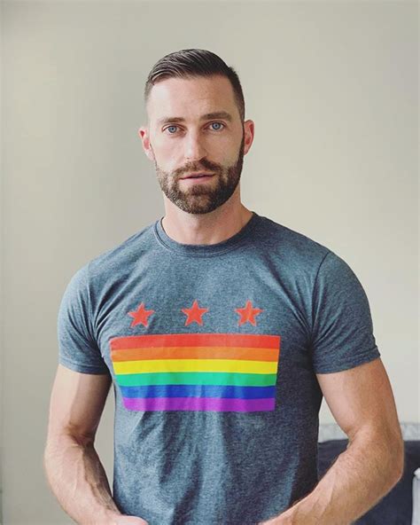 Chris Burke Chrisburke Fotos E V Deos Do Instagram Burke Mens Graphic Mens Tops T Shirt