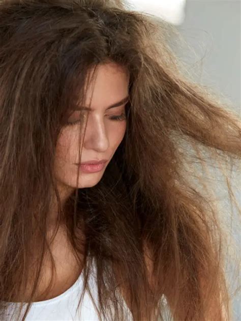 9 Helpful Home Remedies For Frizzy Hair You Can Try This Weekend