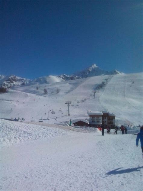 Rifugio Bucaneve Motta Madesimo Skiarea Italy Snowboard