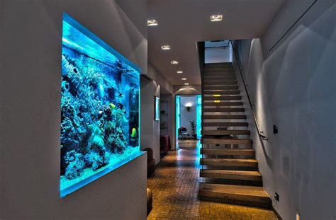 Aquarium Dans Le Salon En Plus De 103 Idées Magnifiques Home Stairs