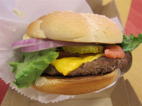 Review Mcdonald S Deluxe Quarter Pounder Brand Eating