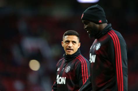 Romelu Lukaku Flooding Alexis Sanchez With Messages Urging Man Utd Star