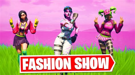 I Hosted A Pink Fashion Show With A Girl Fortnite Youtube