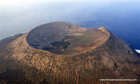 Alegranza Island Canarias Active Volcano Mountain Landscape Places