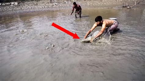 Wow ~ Amazing Mud Water Fishing Village Boy Catching Fish By Hand