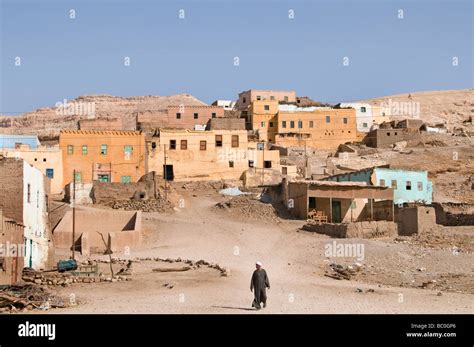 Qurna Old Desert Village Egypt Thebe Valley Of The Kings Stock Photo