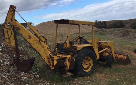 John Deere 410 Backhoe Farm Tender