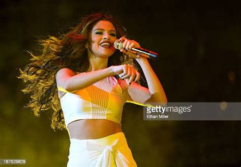 Mandalay Bay Concert Photos And Premium High Res Pictures Getty Images