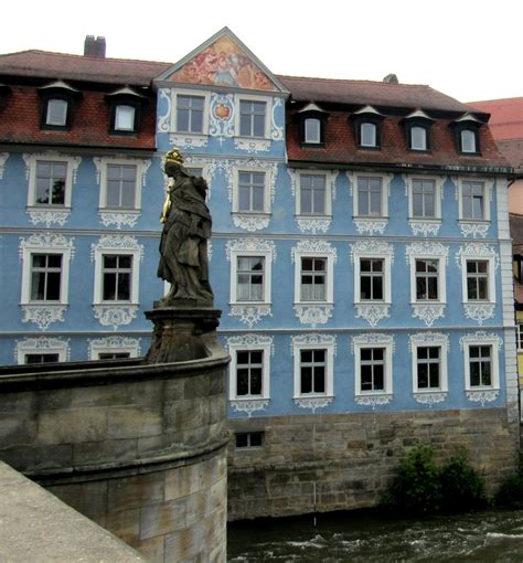 Das blaue haus liegt an der südöstlichen küste der insel zakynthos einer herrlichen insel mit üppig grünen kiefer wäldern, schöne strände. das "Blaue Haus" in Bamberg an der unteren Brücke Foto ...