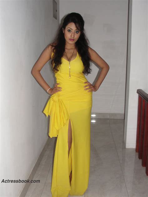 Madhavi Kaushalya Sri Lankan Hot Model And Tv Presenter Latest Photo