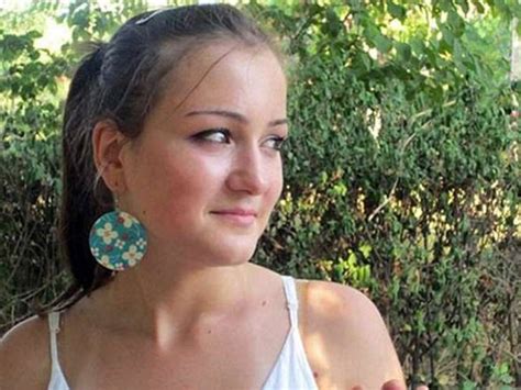 Dalla Minigonna Alla Jihad Così Una 18enne Russa Incinta Si è Fatta Esplodere A Istanbul