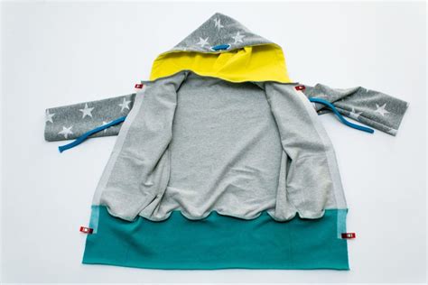 Warum möchten sie als käufer der schnittmuster pullover denn eigentlich zu eigen machen ? Kostenloses Schnittmuster: Sweatjacke für Kinder nähen | Snaply-Magazin | Kostenlose ...