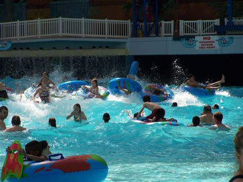 The Travelling Quigleys West Edmonton Mall Water Park