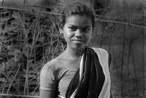 Indische Dorffrau Redaktionelles Stockfotografie Bild Von Zeichen 13788067